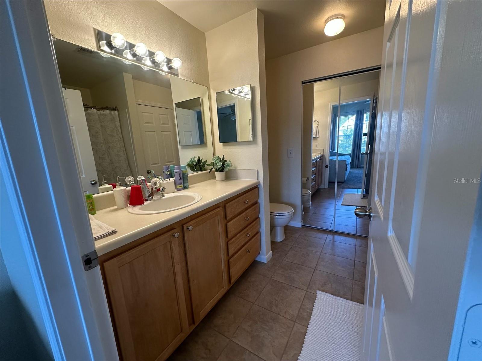 9005 LEE VISTA BOULEVARD 1805