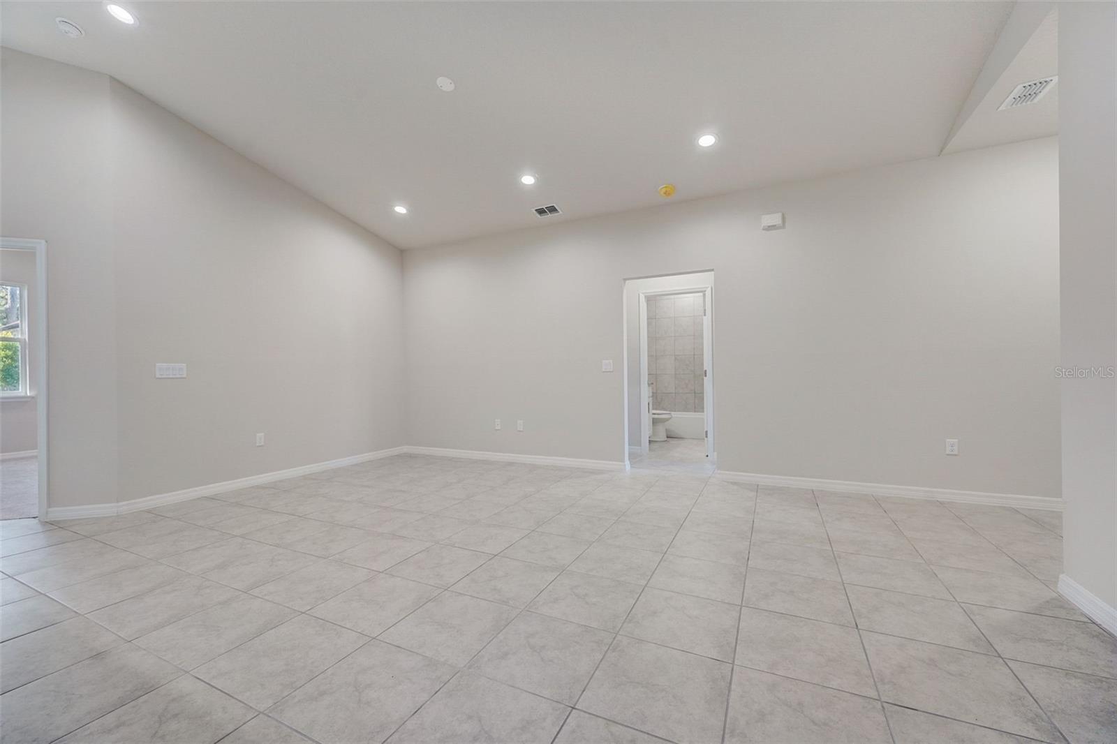 WHISPERING HILLS - Residential