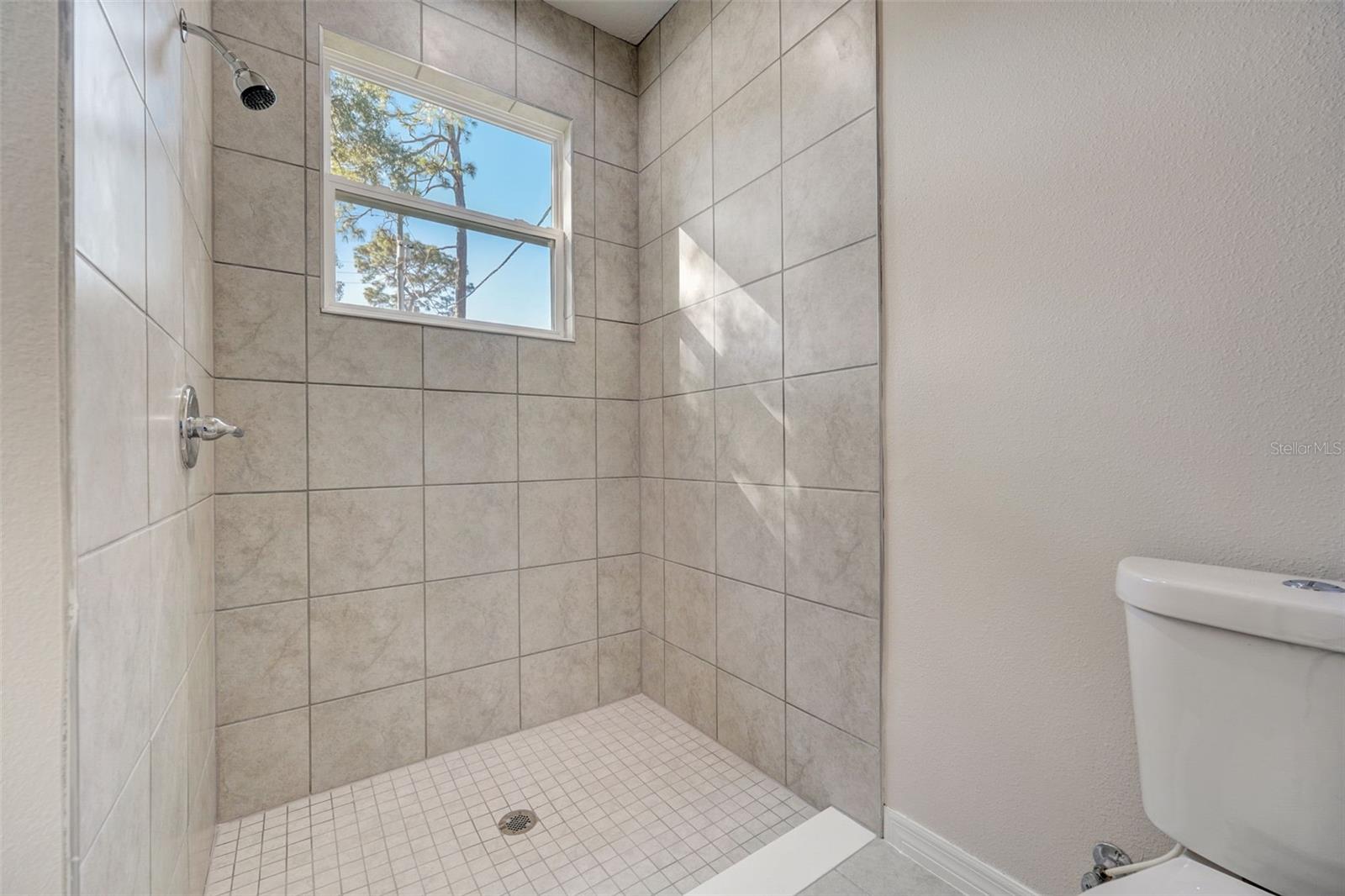 WHISPERING HILLS - Residential