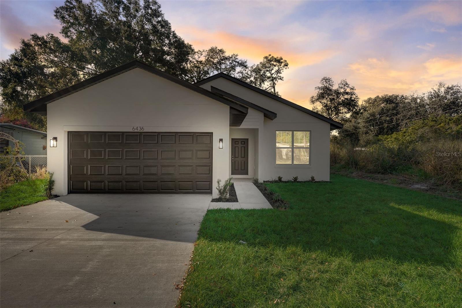 WHISPERING HILLS - Residential