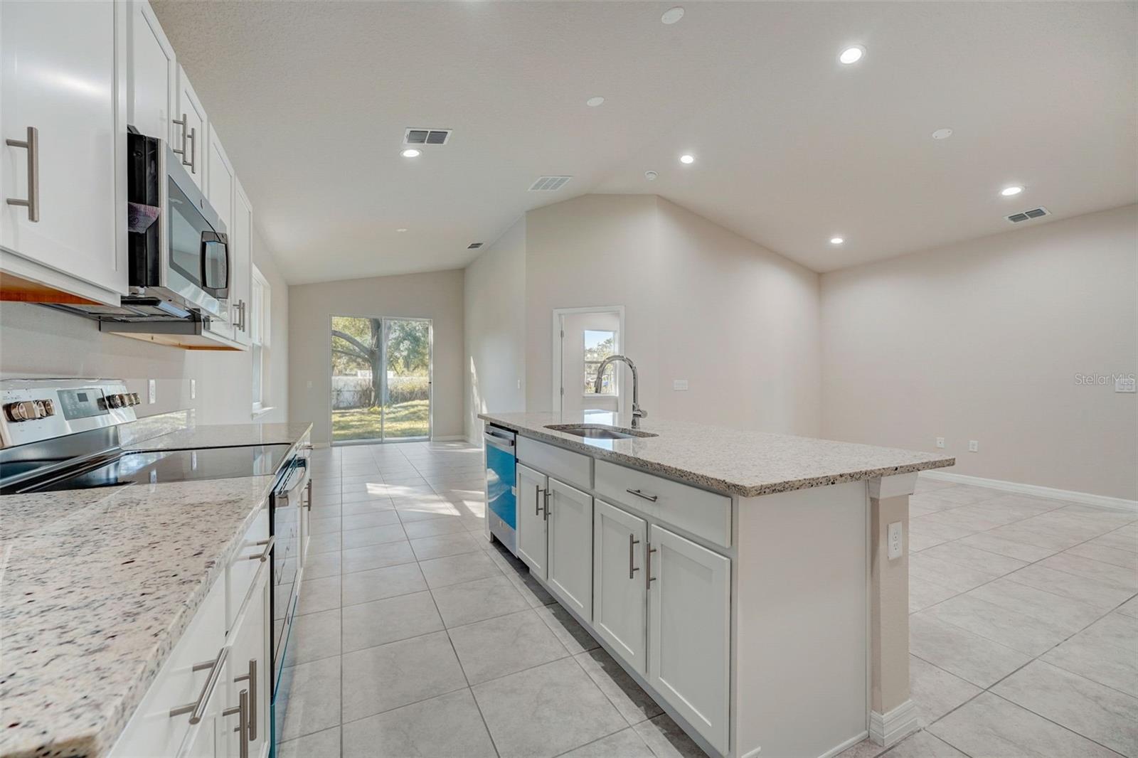 WHISPERING HILLS - Residential