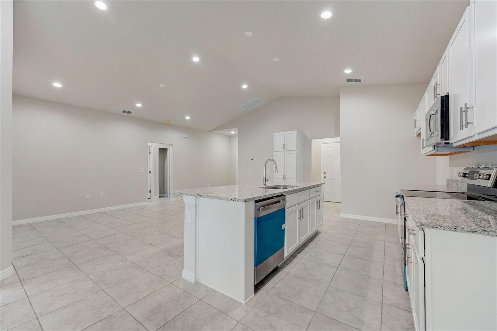 WHISPERING HILLS - Residential