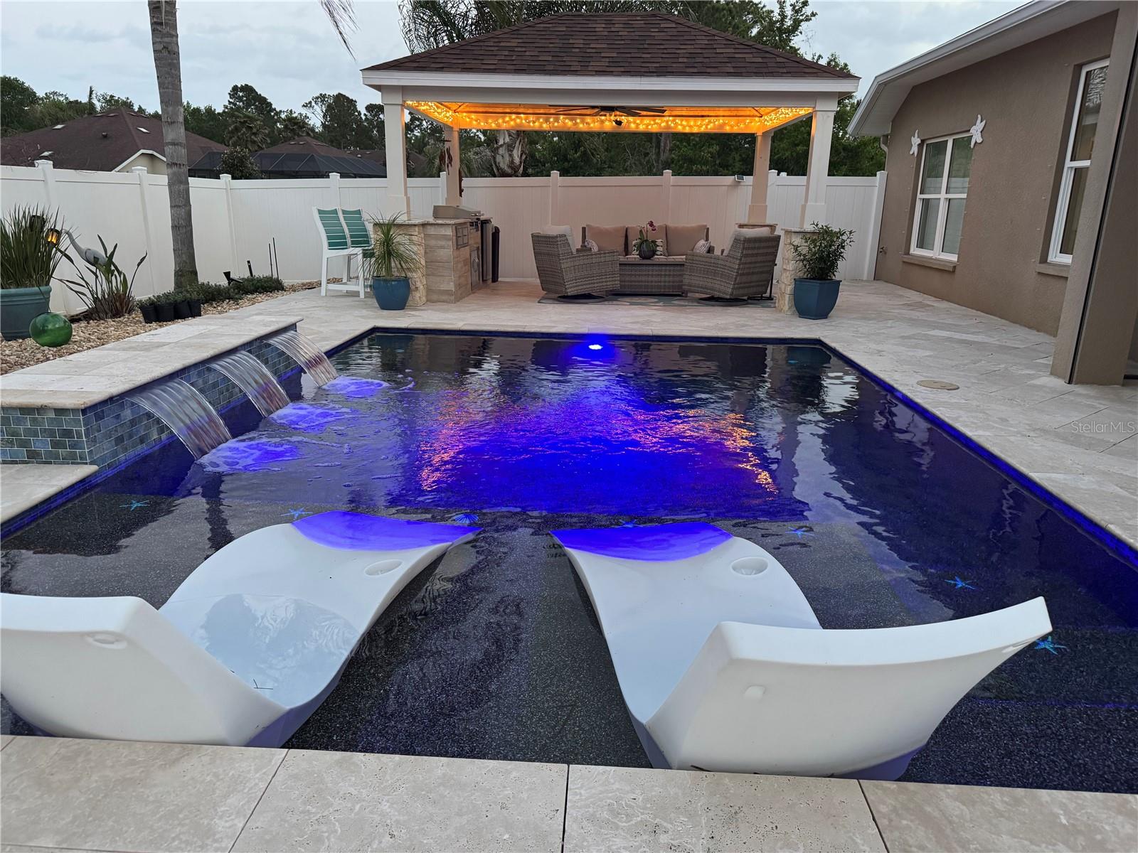 HIDDEN LAKES - Residential