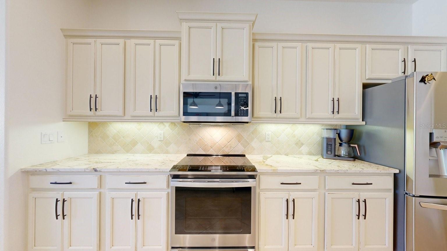 HIDDEN LAKES - Residential