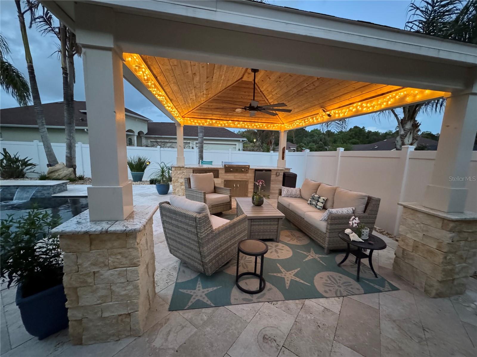 HIDDEN LAKES - Residential