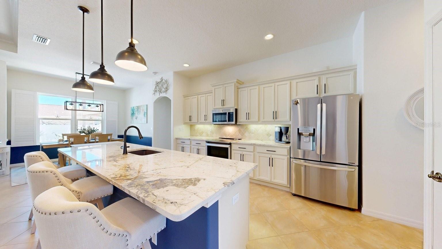 HIDDEN LAKES - Residential