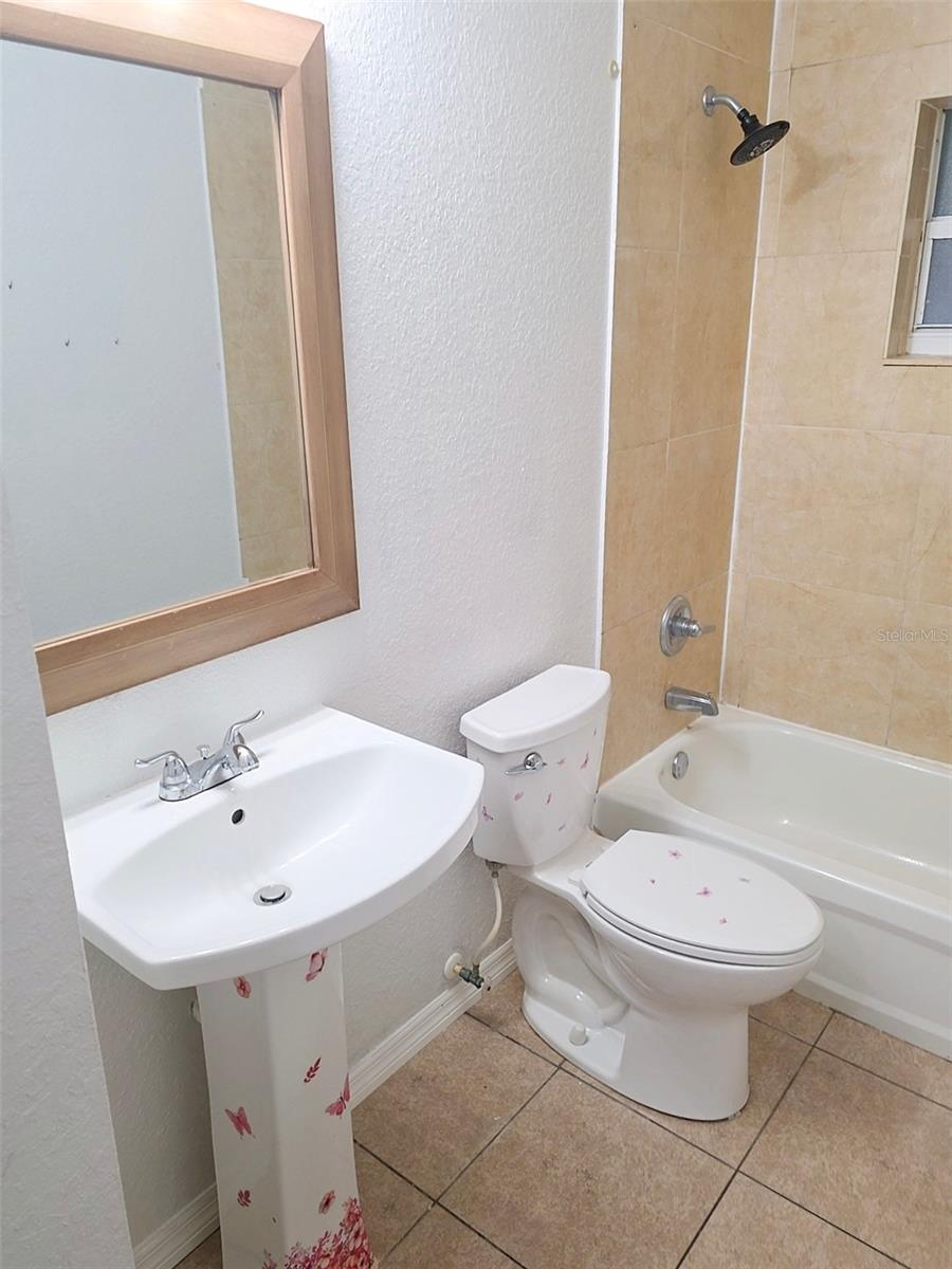 AVON PARK LAKES - Residential