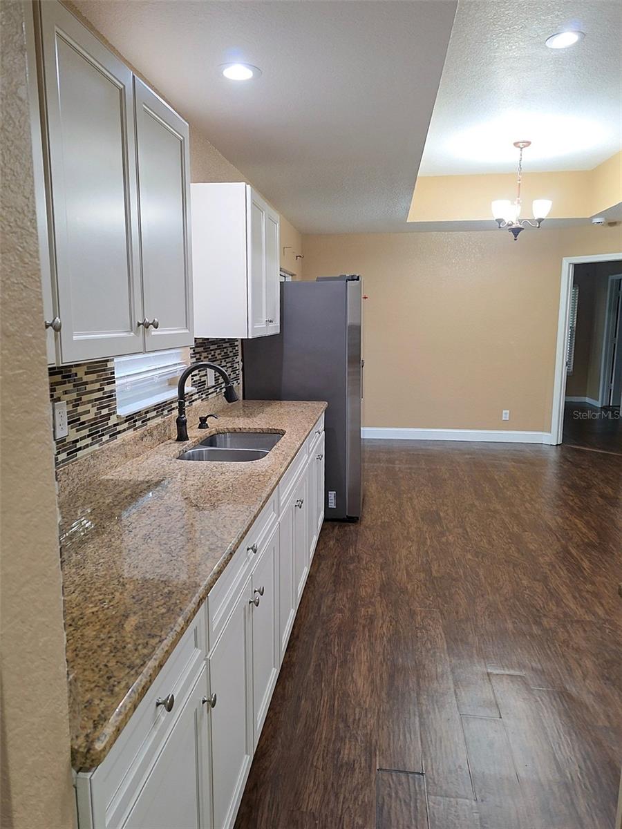 AVON PARK LAKES - Residential