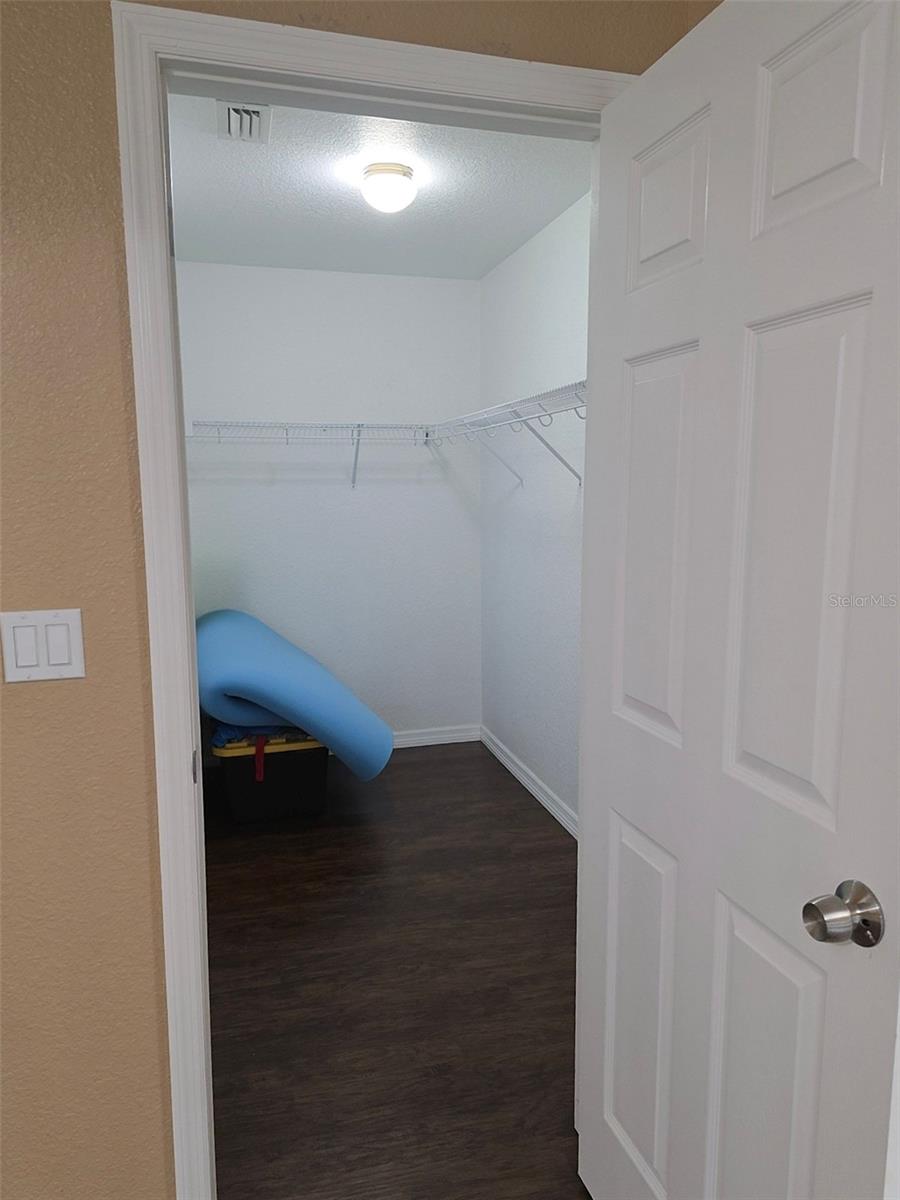 AVON PARK LAKES - Residential