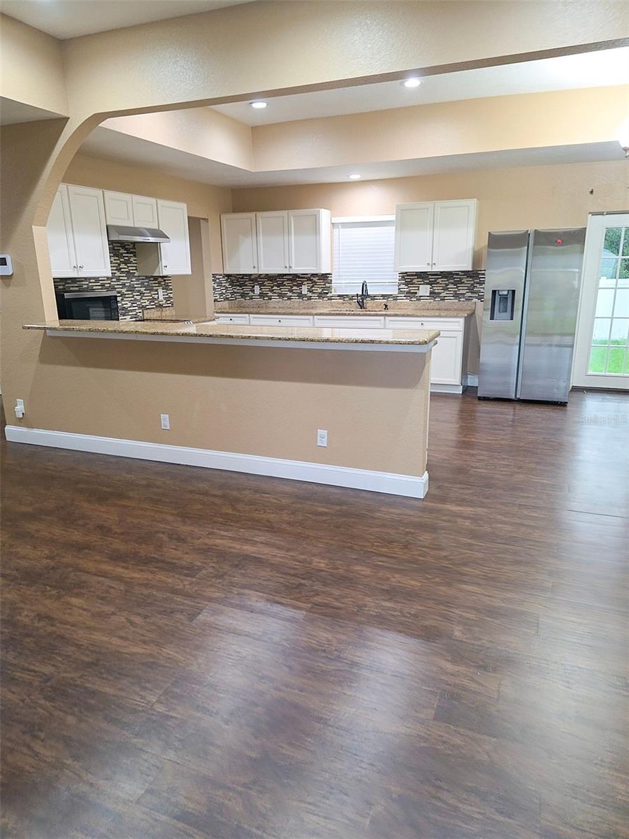 AVON PARK LAKES - Residential