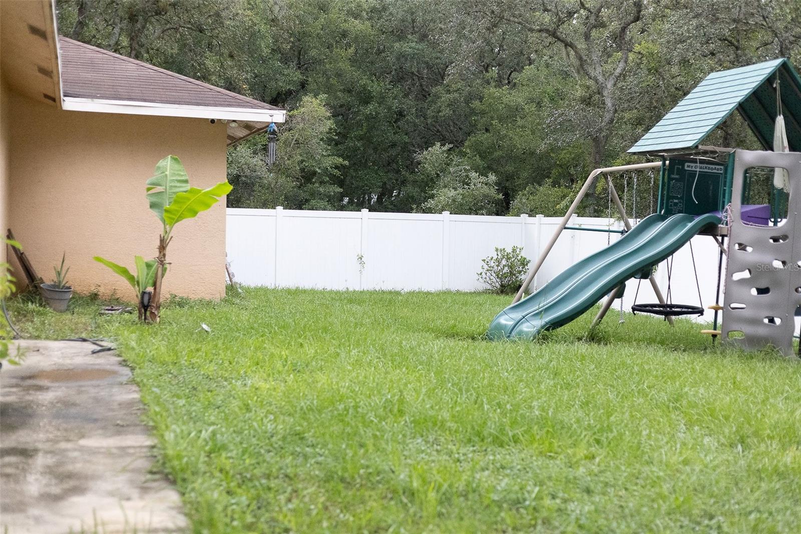 AVON PARK LAKES - Residential