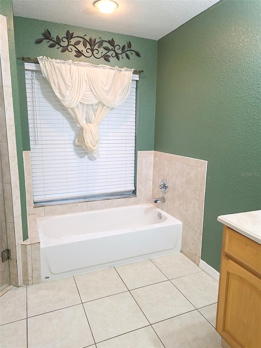 AVON PARK LAKES - Residential