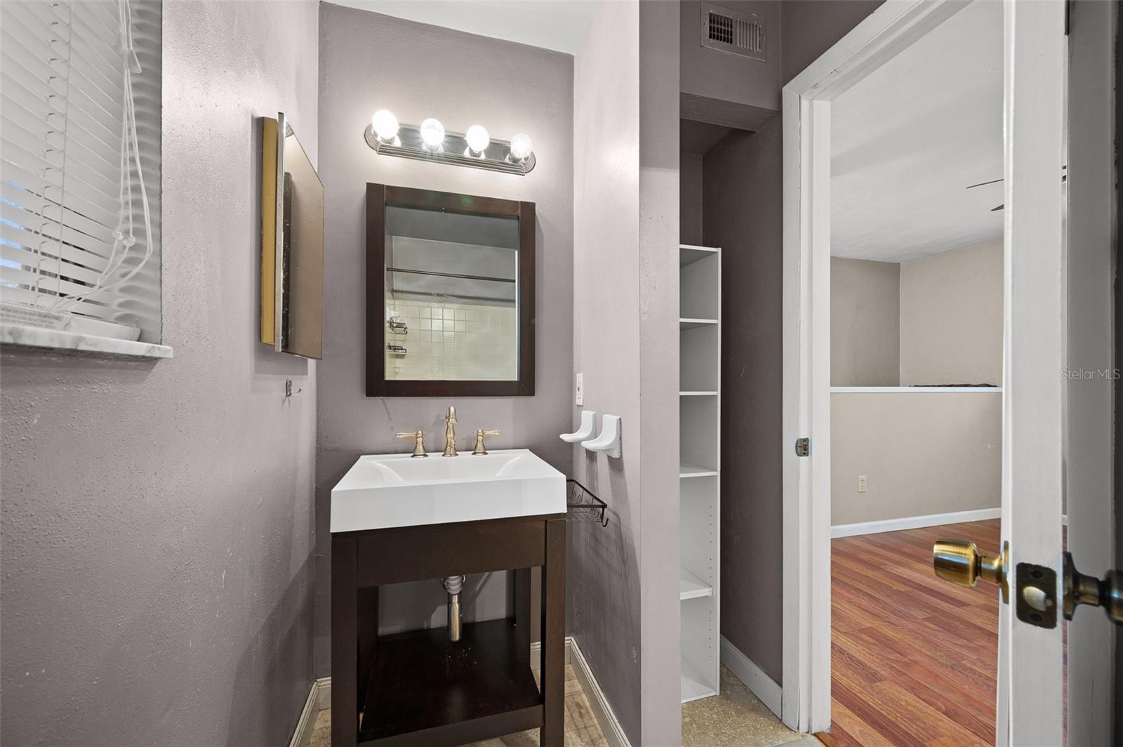 GRANTWOOD CONDO PH I - Residential