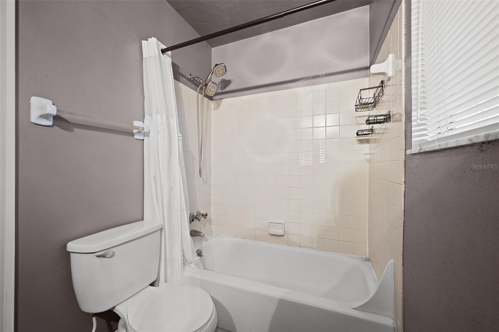 GRANTWOOD CONDO PH I - Residential