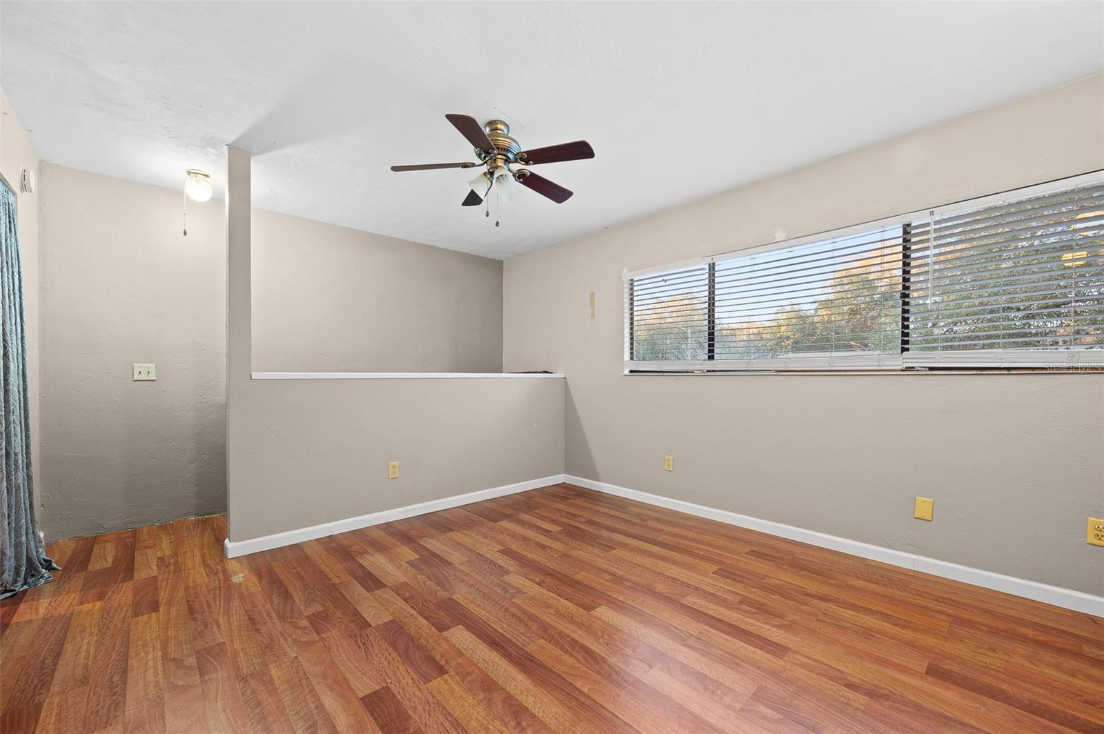 GRANTWOOD CONDO PH I - Residential