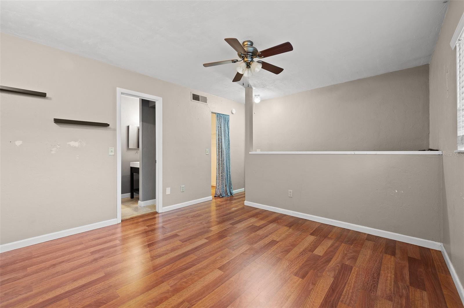 GRANTWOOD CONDO PH I - Residential