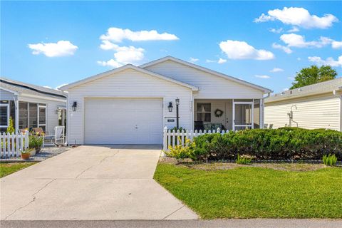 Photo of 2140 Estevez Drive, Lady Lake, FL 32159 (MLS # G5112270)