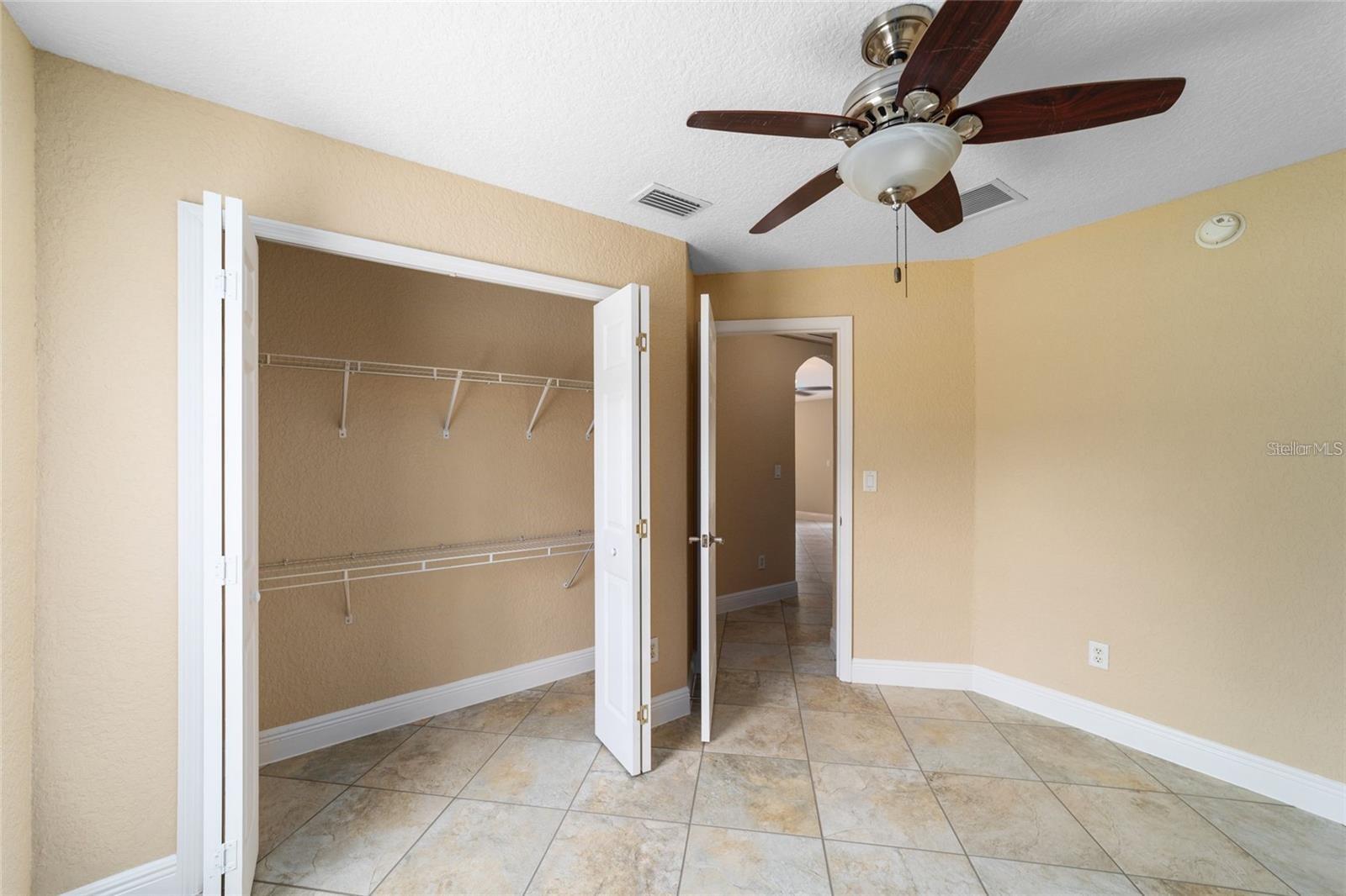 SILVER SPGS SHORES - Residential Lease