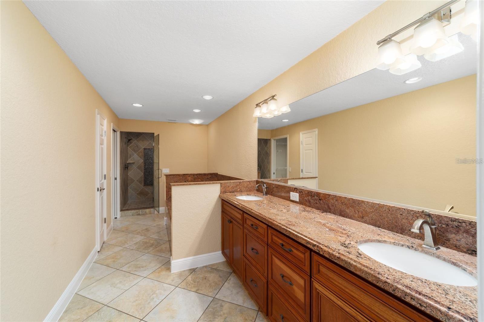 SILVER SPGS SHORES - Residential Lease