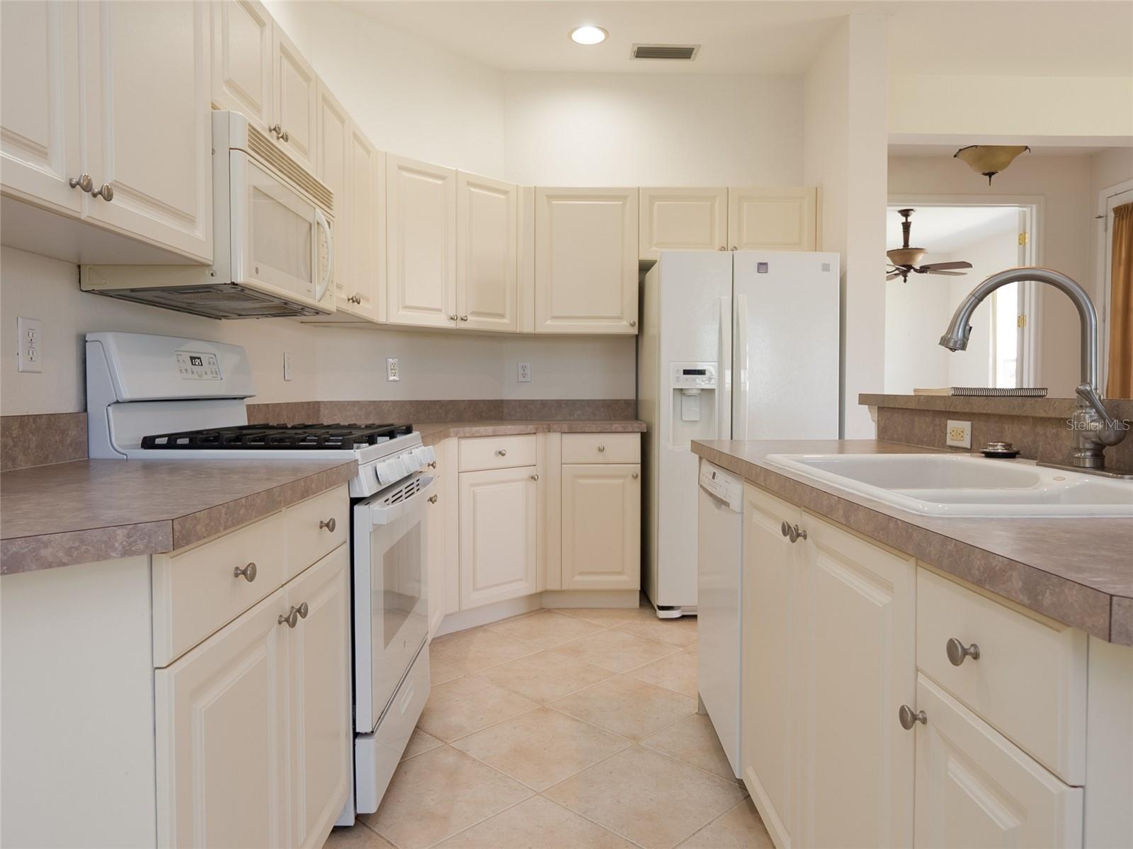 LAKESIDE PLANTATION - Residential