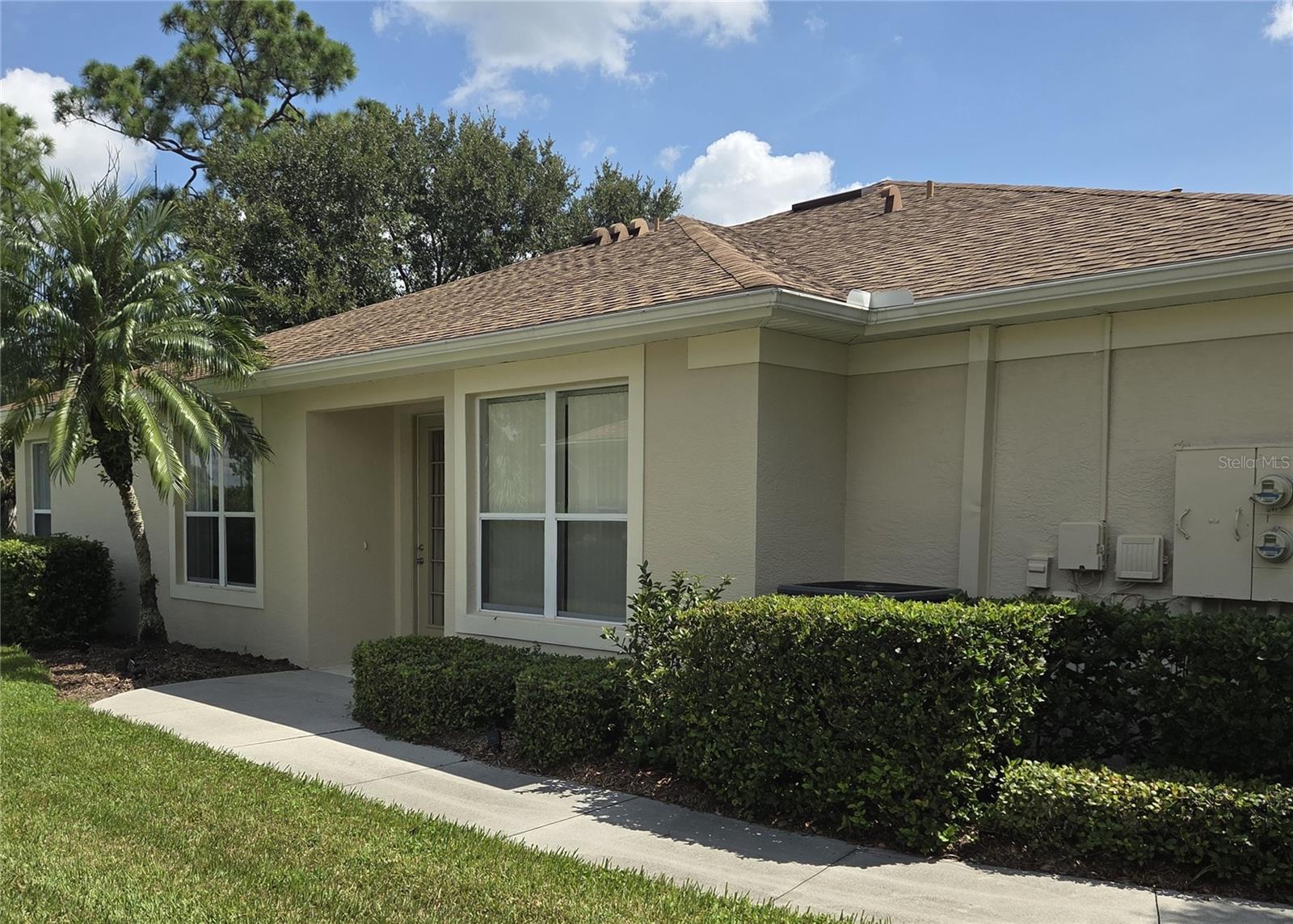 2462 MAGNOLIA CIRCLE