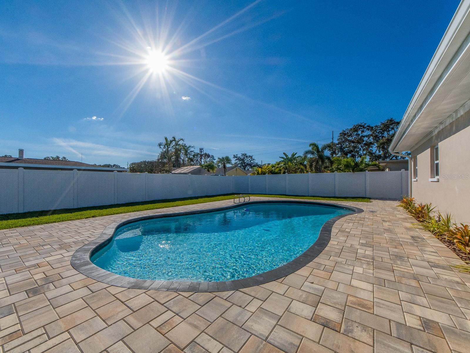 COLONIAL WOODLAND SUB - Residential