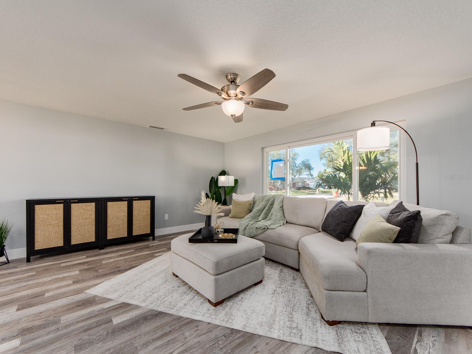 COLONIAL WOODLAND SUB - Residential