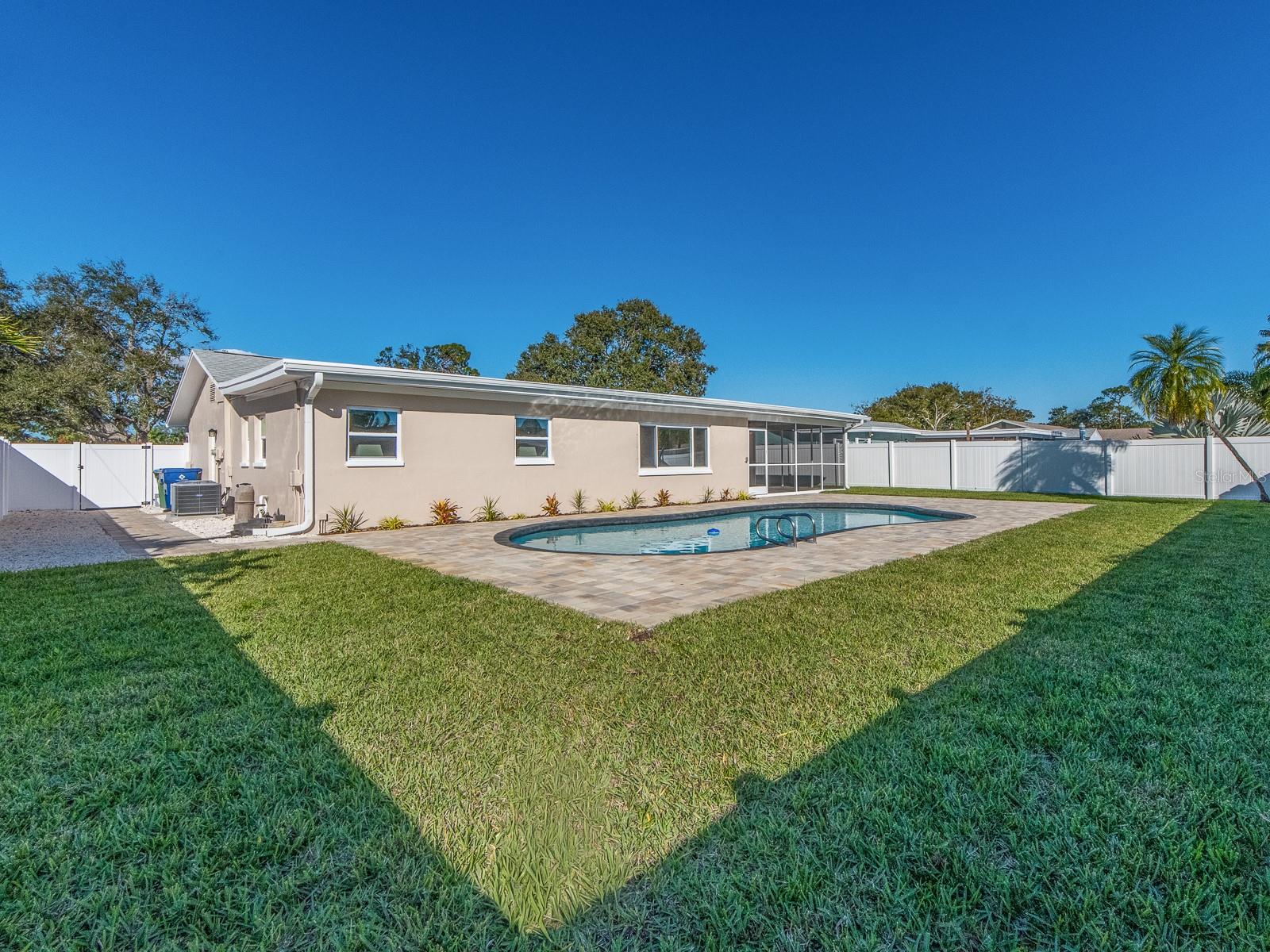 COLONIAL WOODLAND SUB - Residential