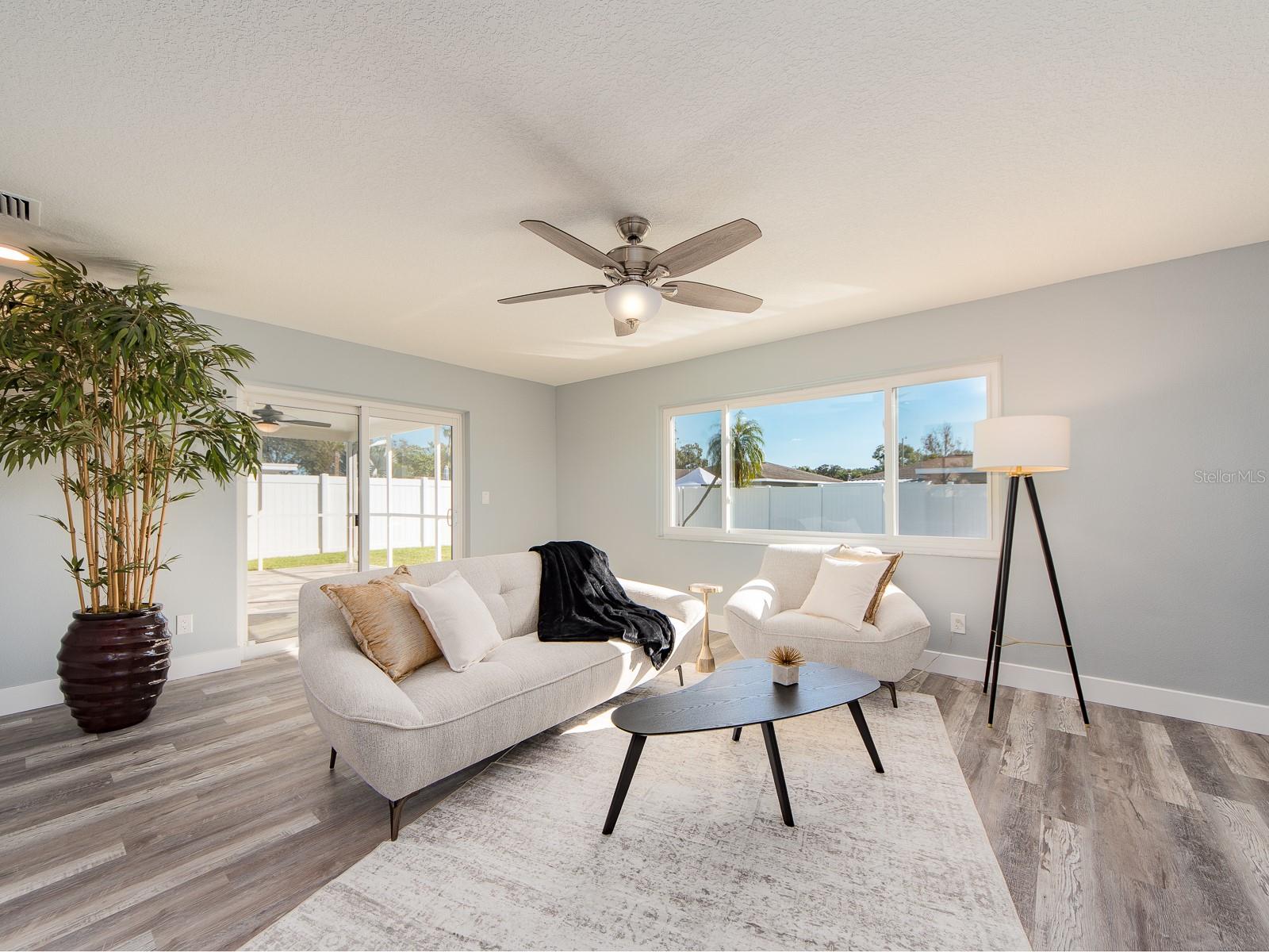 COLONIAL WOODLAND SUB - Residential