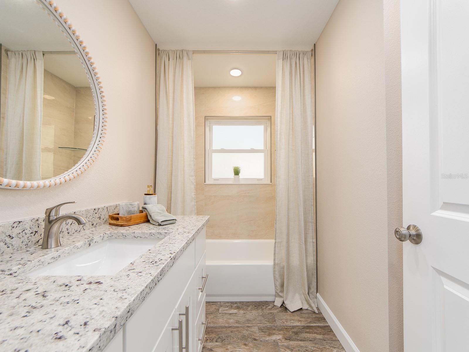 COLONIAL WOODLAND SUB - Residential