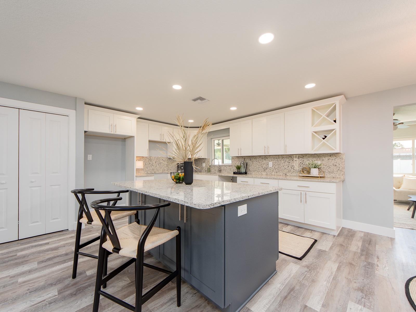 COLONIAL WOODLAND SUB - Residential