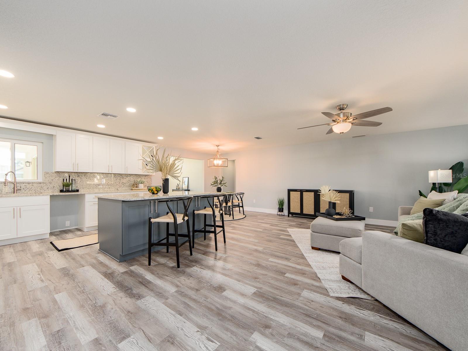 COLONIAL WOODLAND SUB - Residential