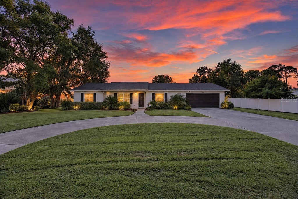Photo of 8904 W Flora Street, Tampa, FL 33615 (MLS # TB8562685)