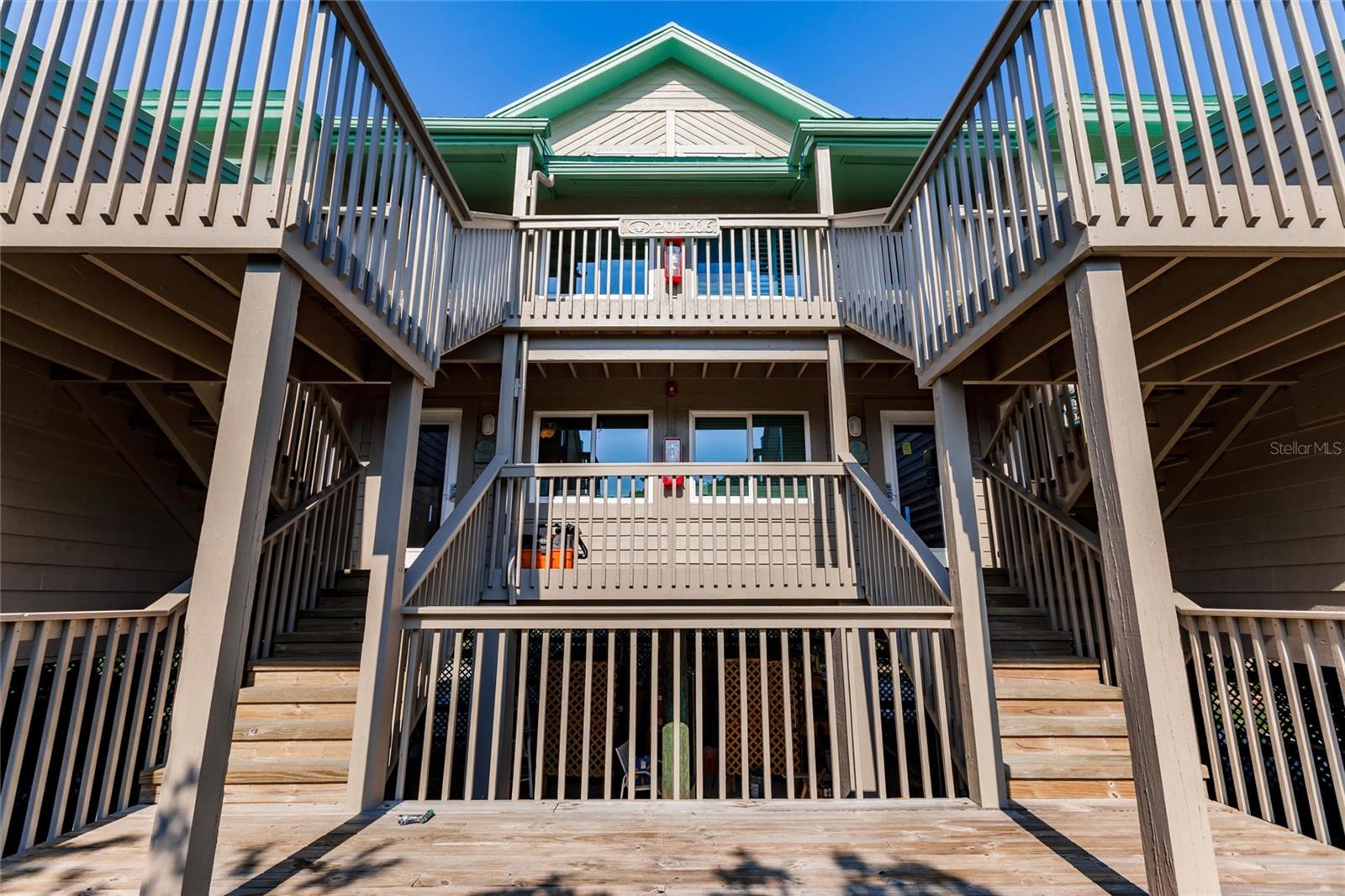 9200 LITTLE GASPARILLA 203