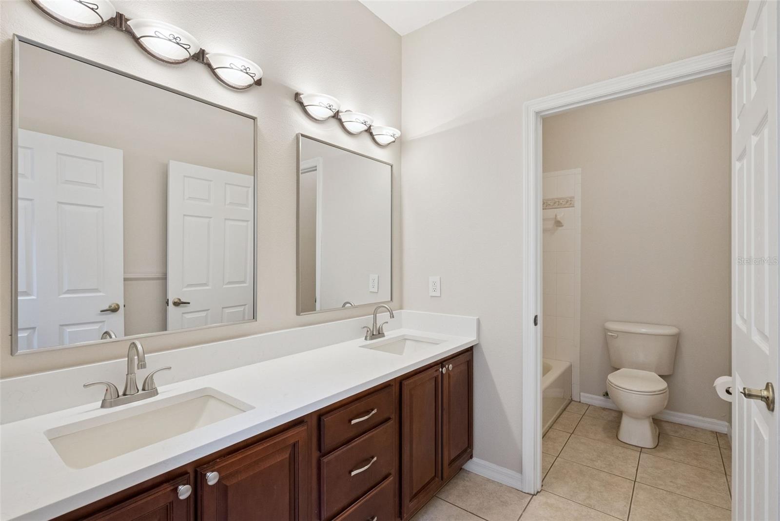 SUMMERFIELD FARMS UNREC - Residential