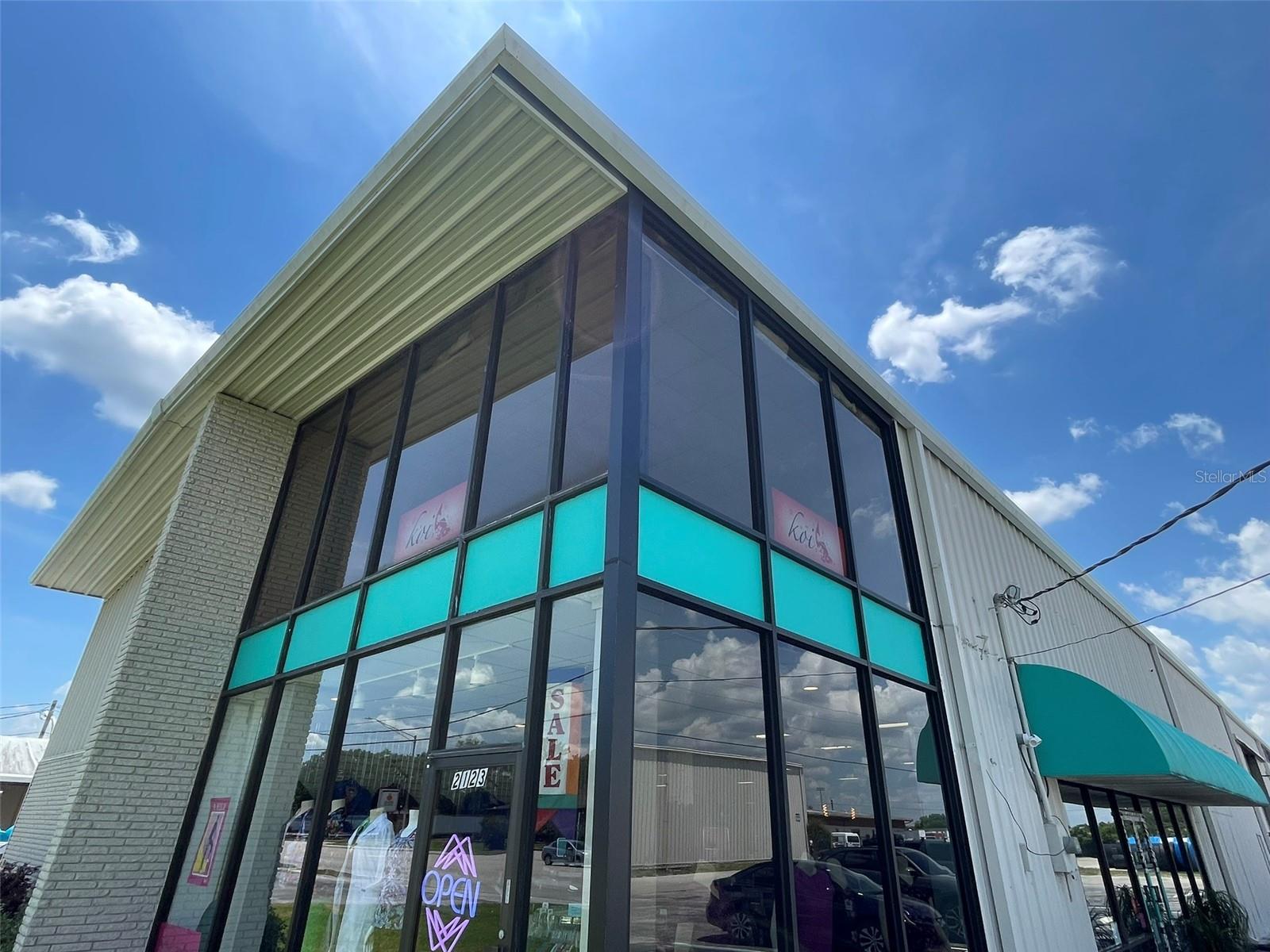 2121 E EDGEWOOD DRIVE