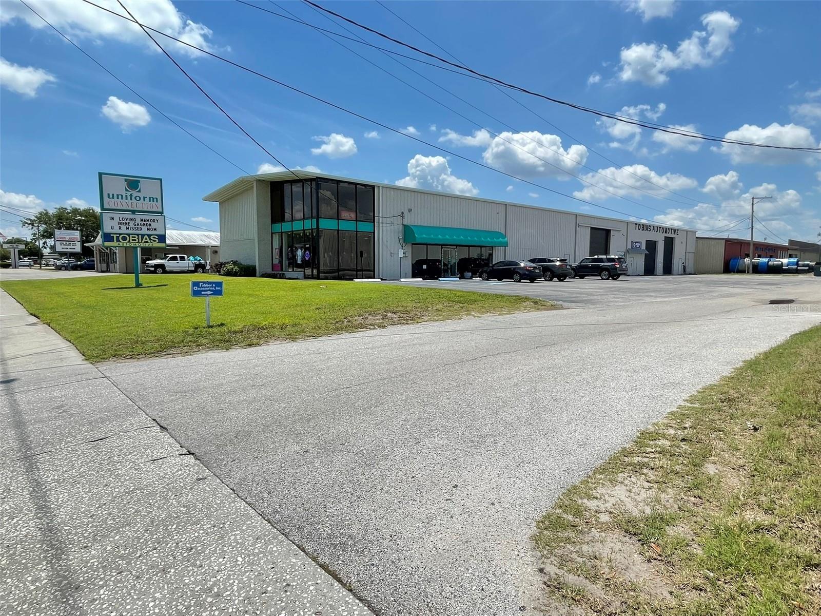 2121 E EDGEWOOD DRIVE