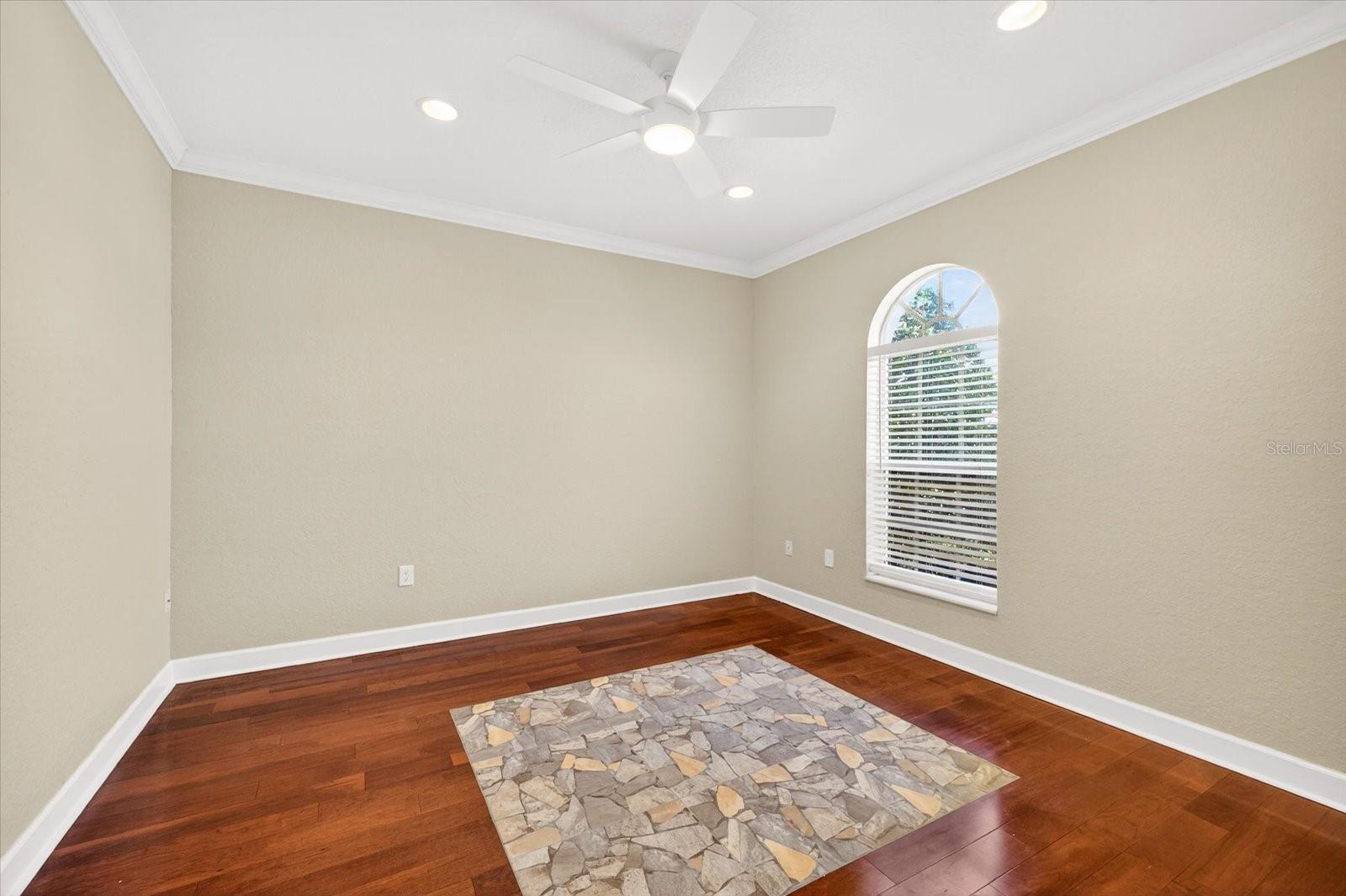 6532 GREEN ACRES BOULEVARD