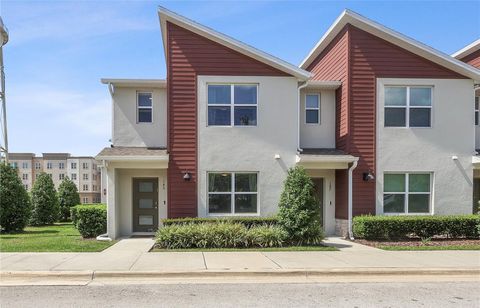 Photo of 185 E Warren Avenue, Longwood, FL 32750 (MLS # S5127117)