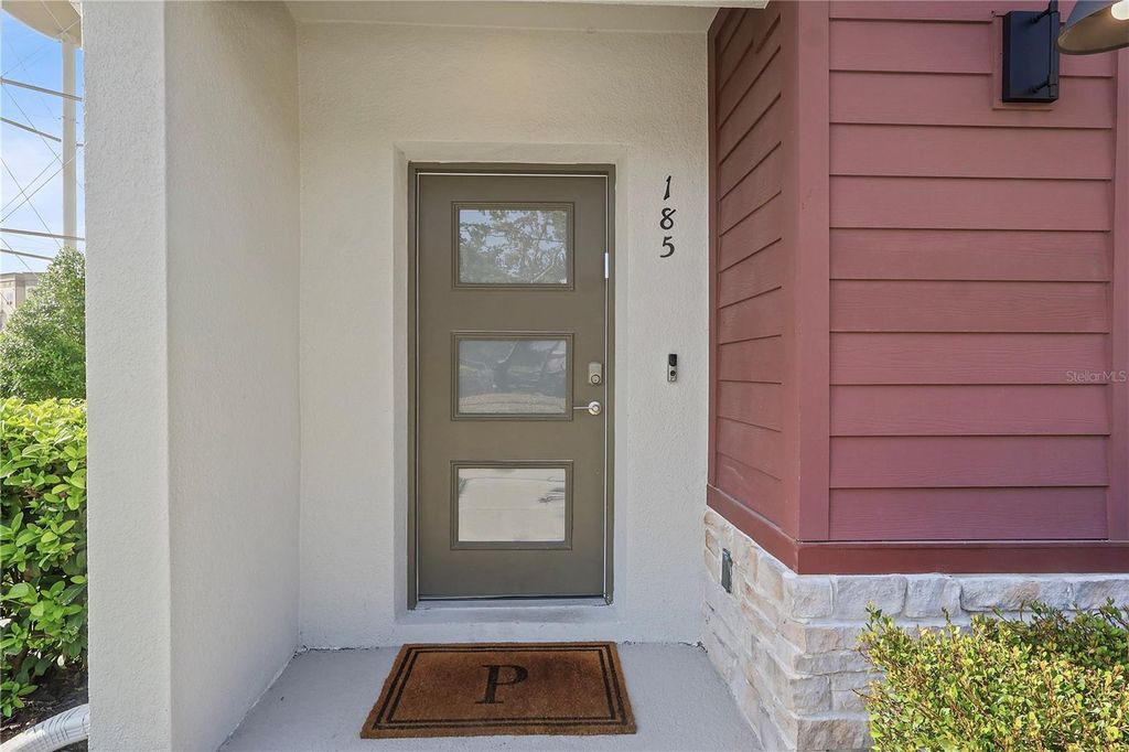 Photo of 185 E Warren Avenue, Longwood, FL 32750 (MLS # S5127117)