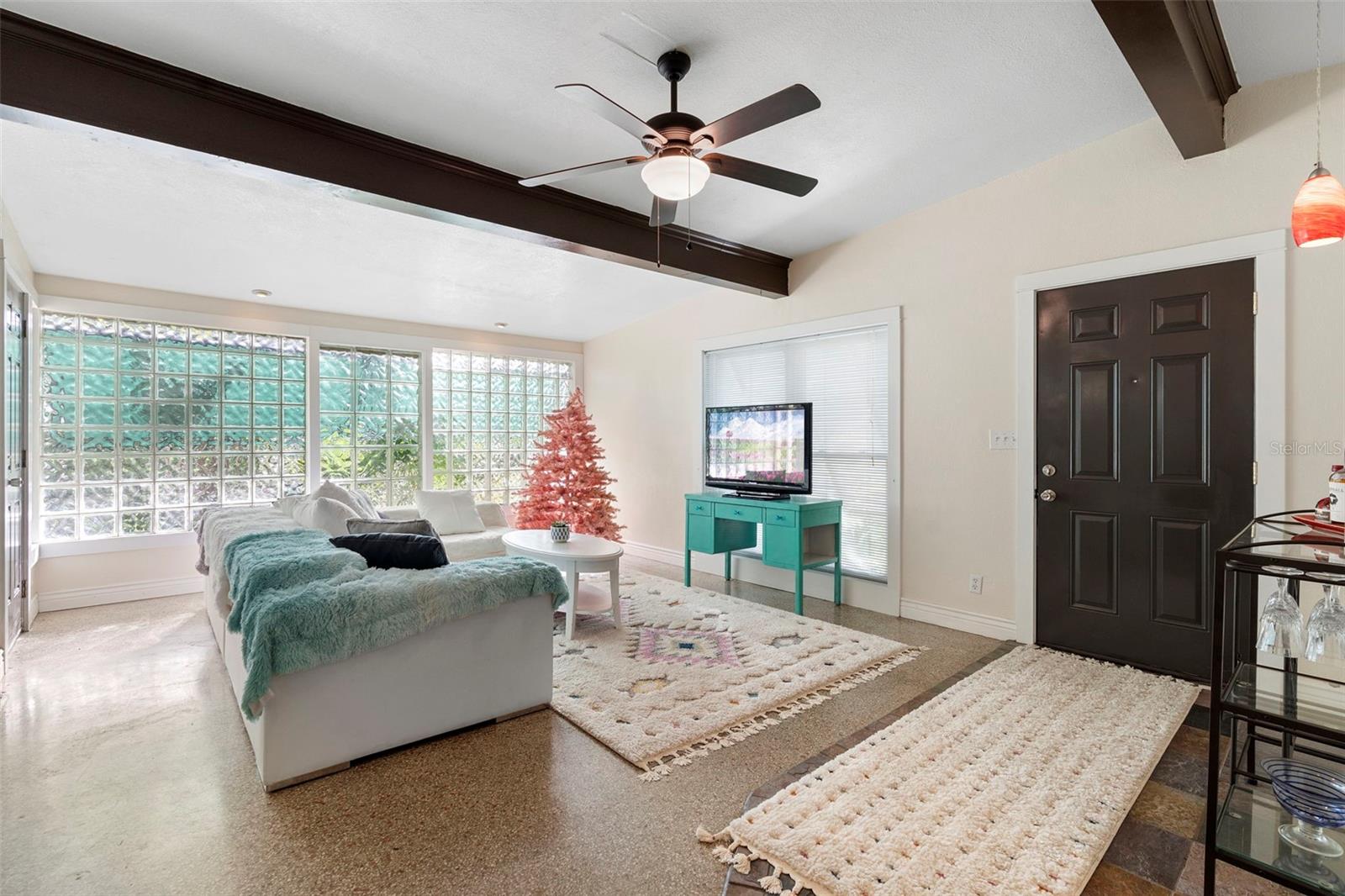 VALENCIA VILLAS - Residential