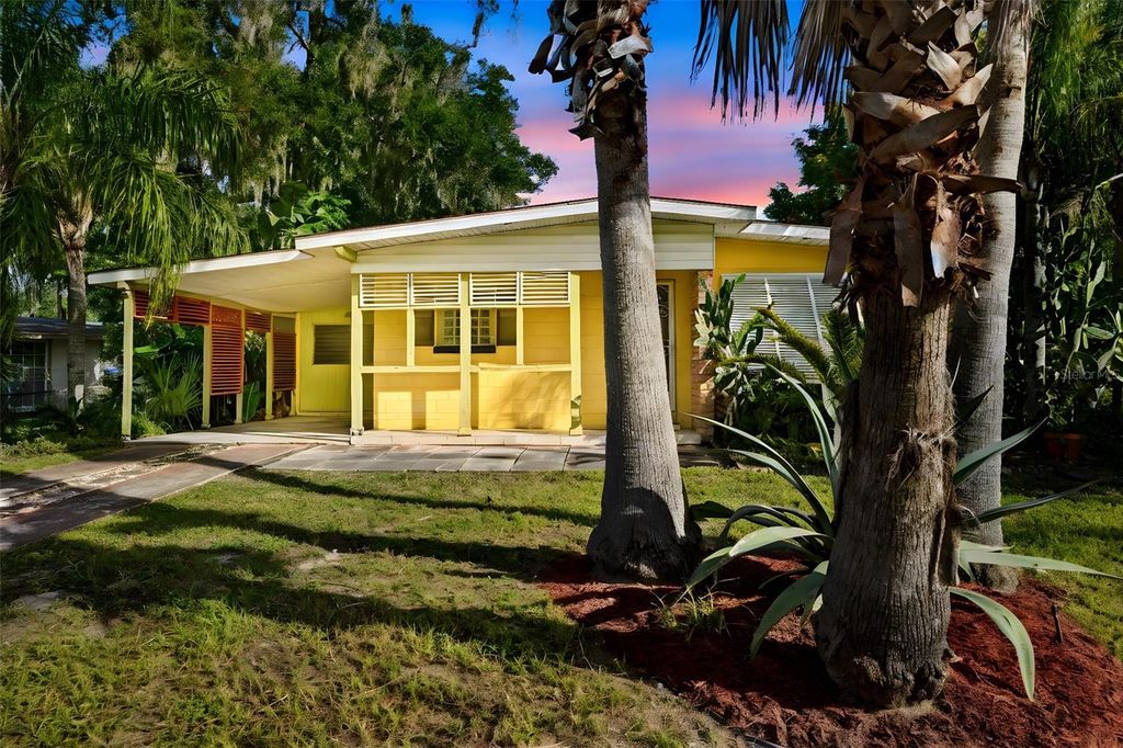 Photo of 205 E Kentucky Avenue, Deland, FL 32724 (MLS # V4945238)