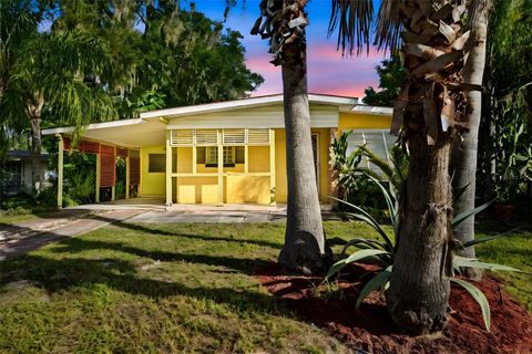 Photo of 205 E Kentucky Avenue, Deland, FL 32724 (MLS # V4945238)