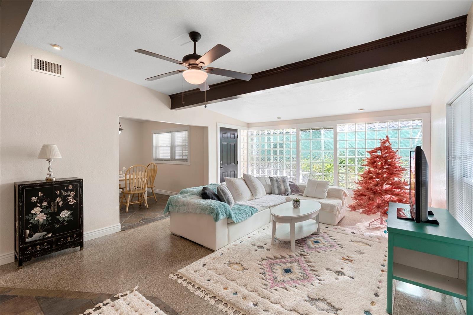 VALENCIA VILLAS - Residential