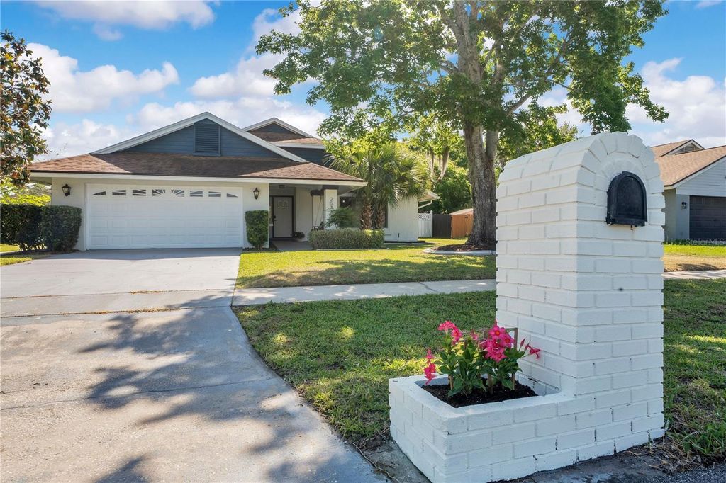 Photo of 2531 Abney Avenue, Orlando, FL 32833 (MLS # O6398692)