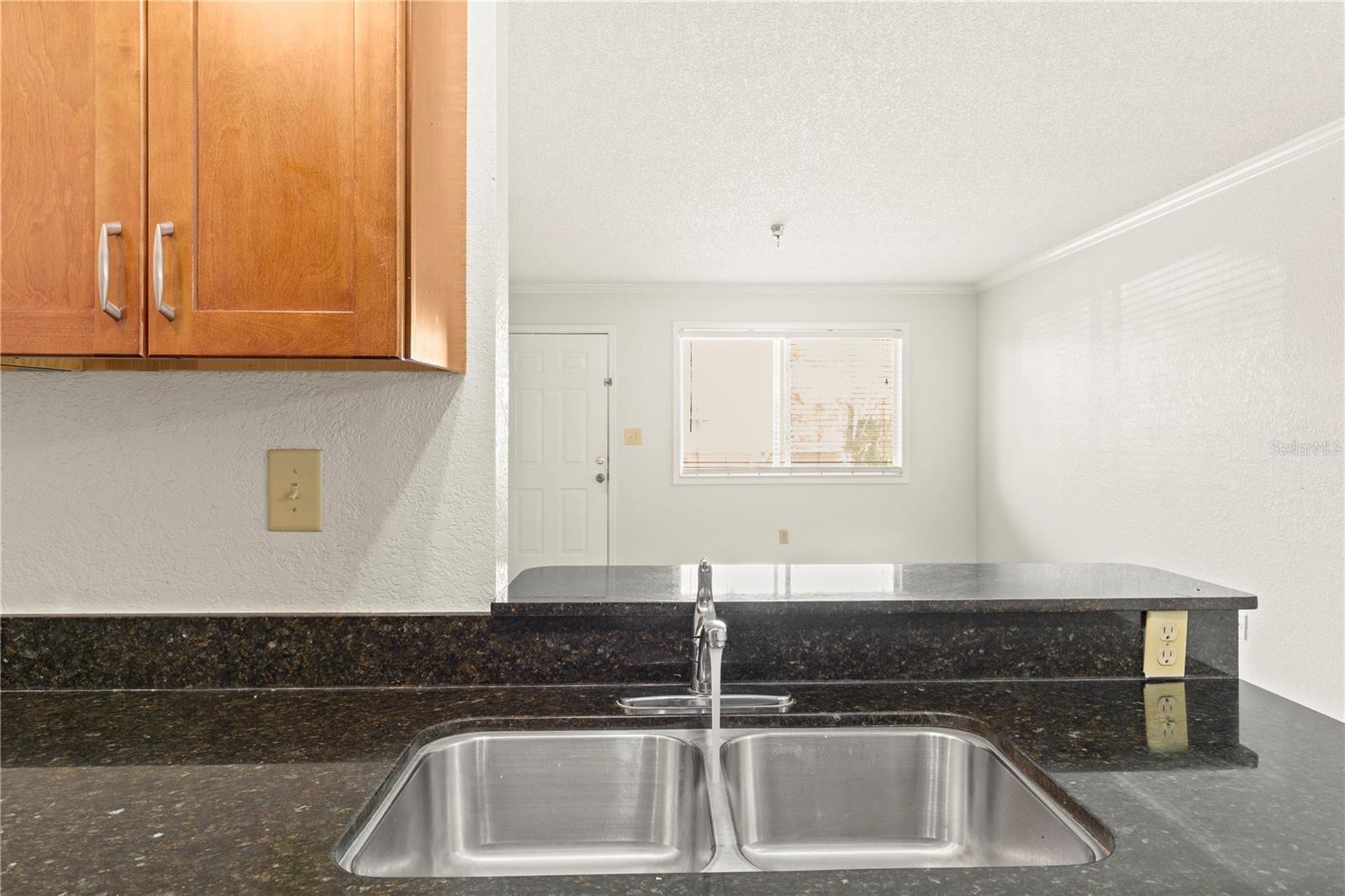 ITOPIA PRIVATE RESIDENCES CONDO - Residential