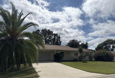 Photo of 17655 SE 102nd Circle, Summerfield, FL 34491 (MLS # OM712907)