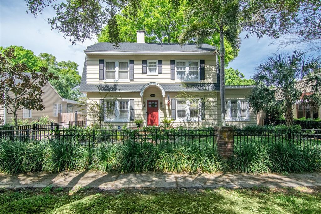 Photo of 2933 W Wallcraft Avenue, Tampa, FL 33611 (MLS # TB8509224)