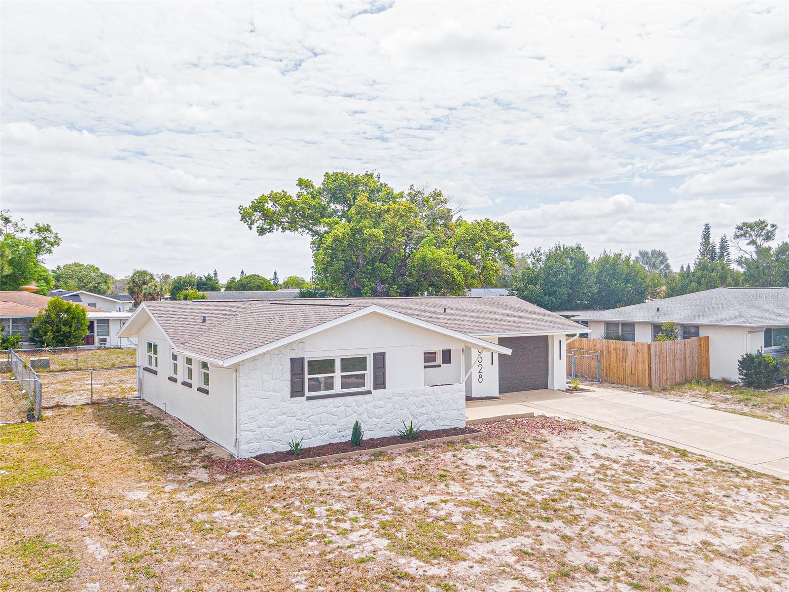 JASMINE LAKES - Residential