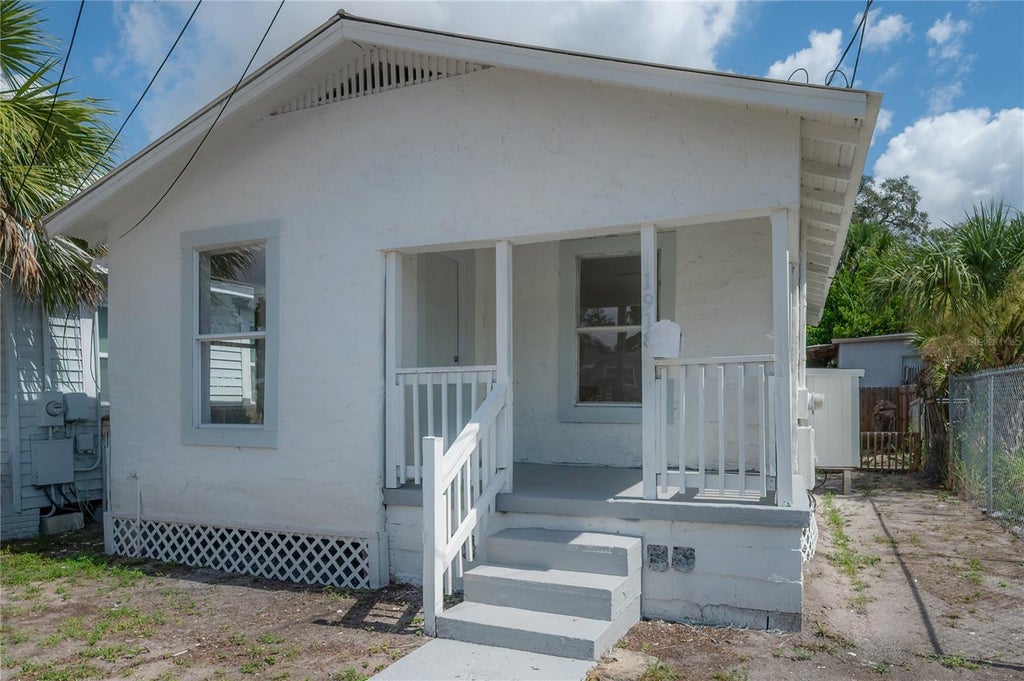 Photo of 1918 E 21st Avenue, Tampa, FL 33605 (MLS # TB8527578)